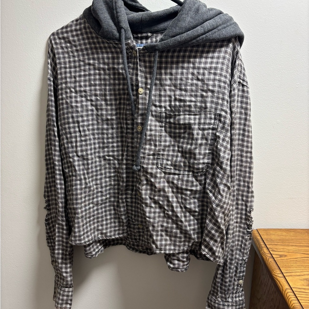 American Eagle Outfitters Gray Plaid Button-Down Shirt with Hood